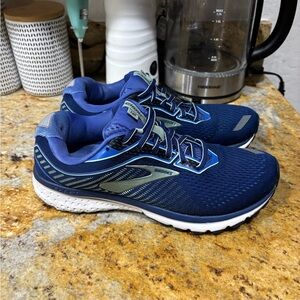Brooks ghost 12 size 8.5